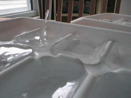 picture of ice spikes (stalagmites) in a tray
